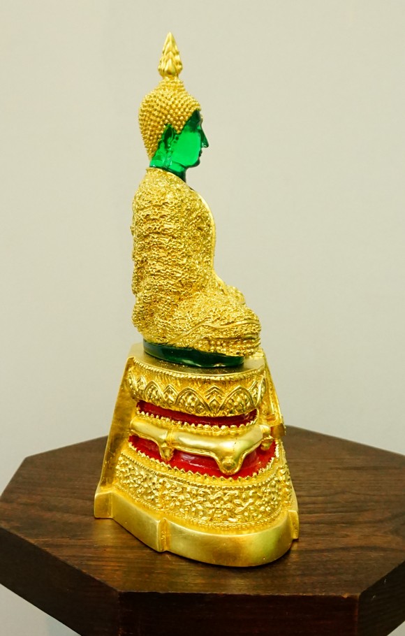 พระแก้วมรกต 5 นิ้ว ชุดฤดูหนาว ปิดทองแท้