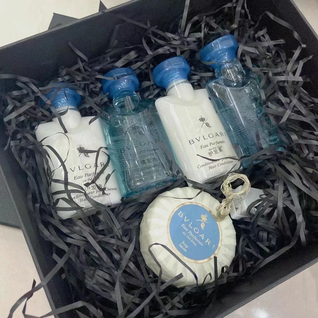 ครีมอาบน้ำ / แชมพูผสมครีมนวดผม ขนาด 30 มล.