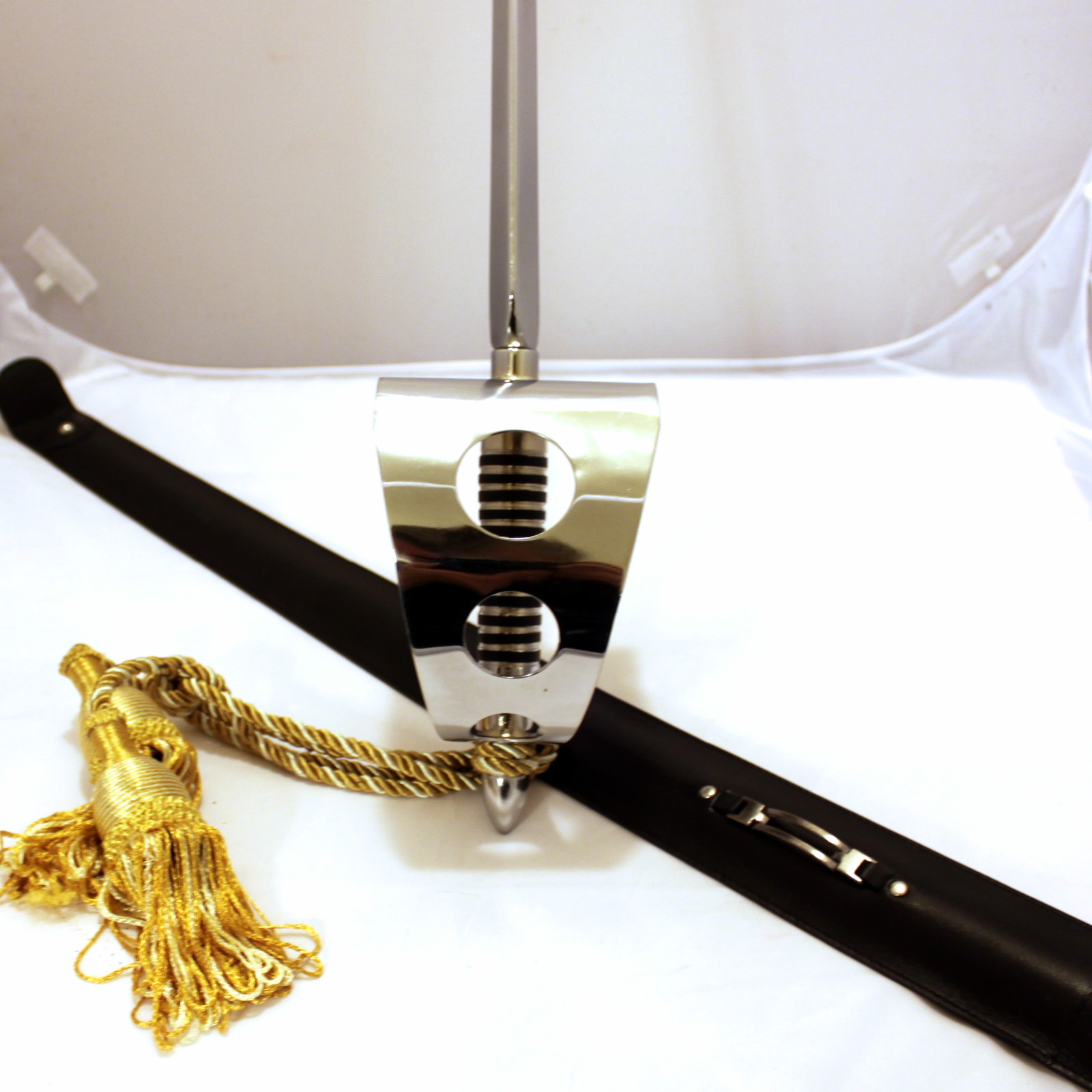 ดาบแทงไพ่ (Card Sword)