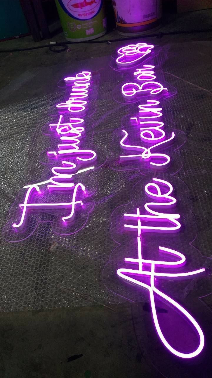 ป้ายนีออน LED - แสงสีม่วงI'm just dawnle At the Keuin Bar อะคริลิคใสรองหลัง
