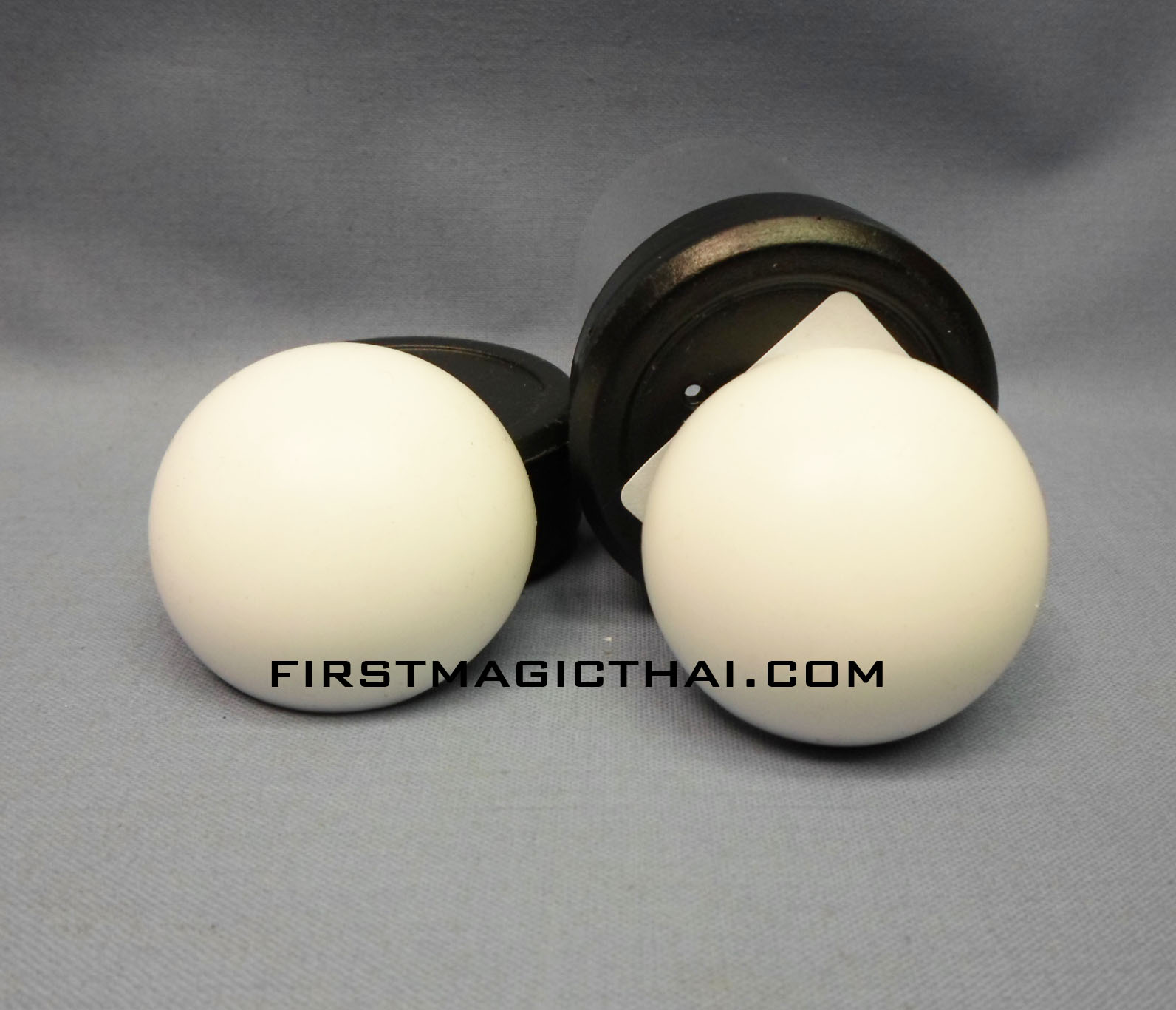 บอล 2 เป็น 1 สีขาว / Ball By JL Magic