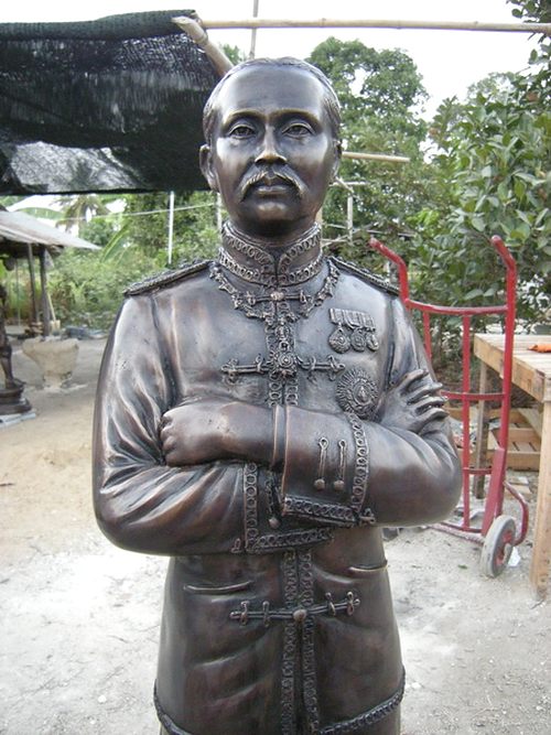 พระบรมรูป รัชกาลที่5 กอดพระอุระ (กอดอก) 140 ซ.ม.