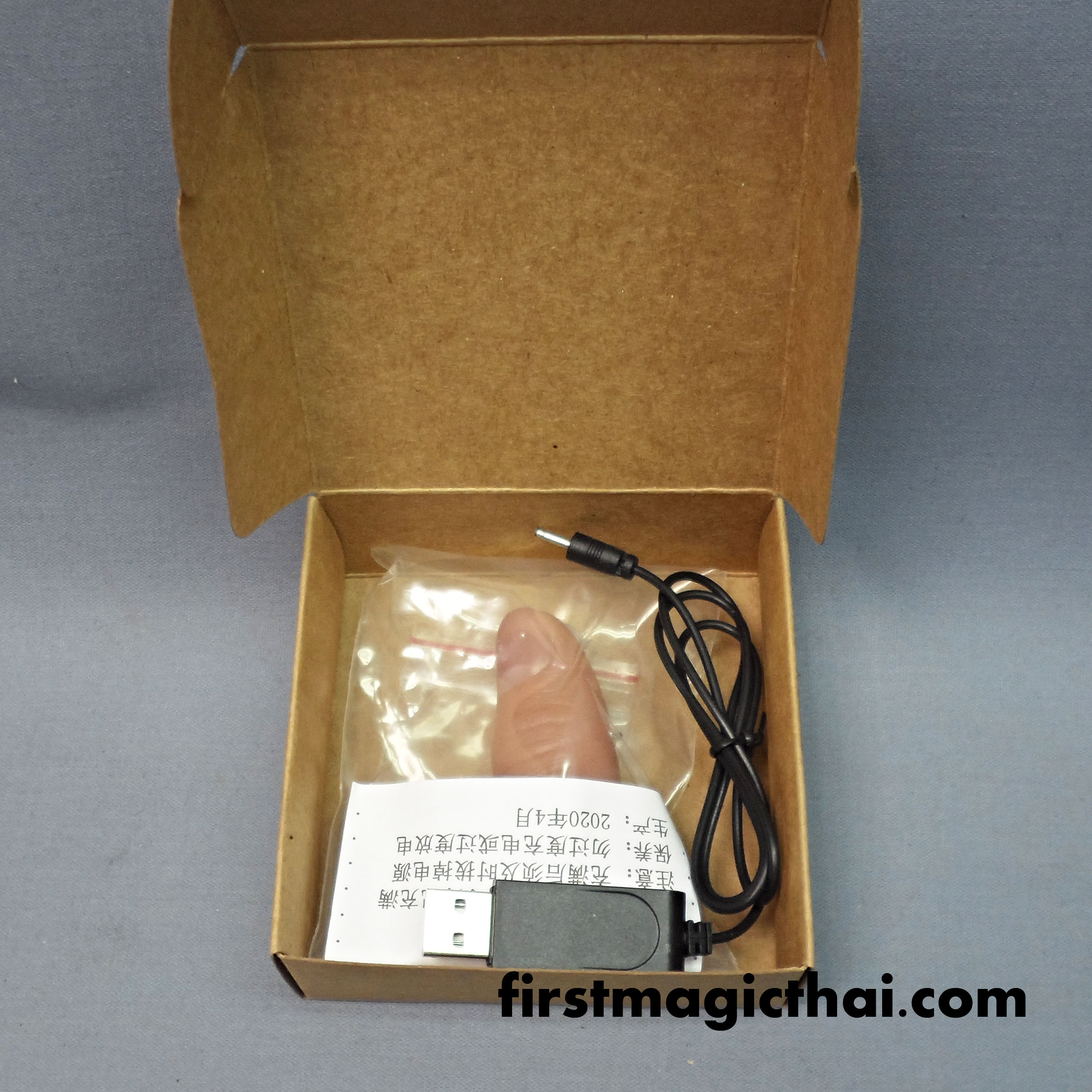 ไพ่หมุนบนนิ้ว / Fingertip flying card