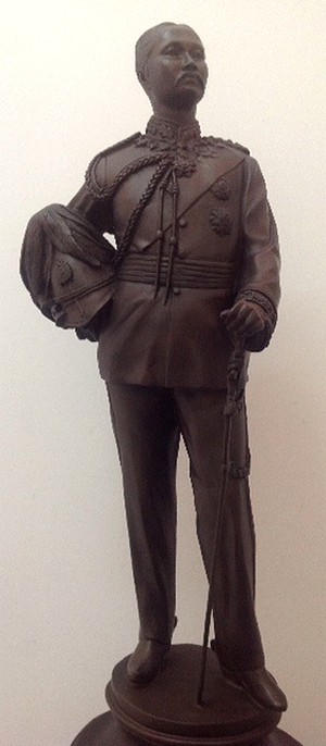 รูปหล่อ เสด็จพ่อ รัชกาลที่ 5 พิมพ์ใหญ่ ประทับยืน สูง 100 cm