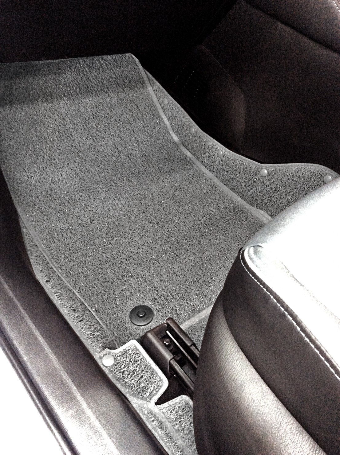 Ei Product พรมปูพื้นรถยนต์เข้ารูป Mazda2 2019 Skyactiv