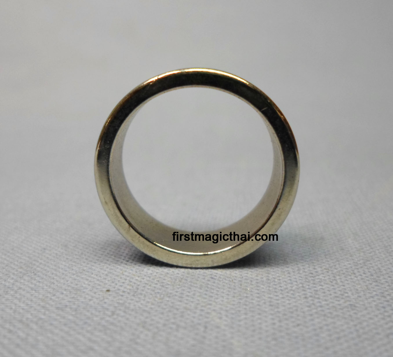 แหวนแม่เหล็ก คาดดำ 2cm พร้อมแผ่นสอน