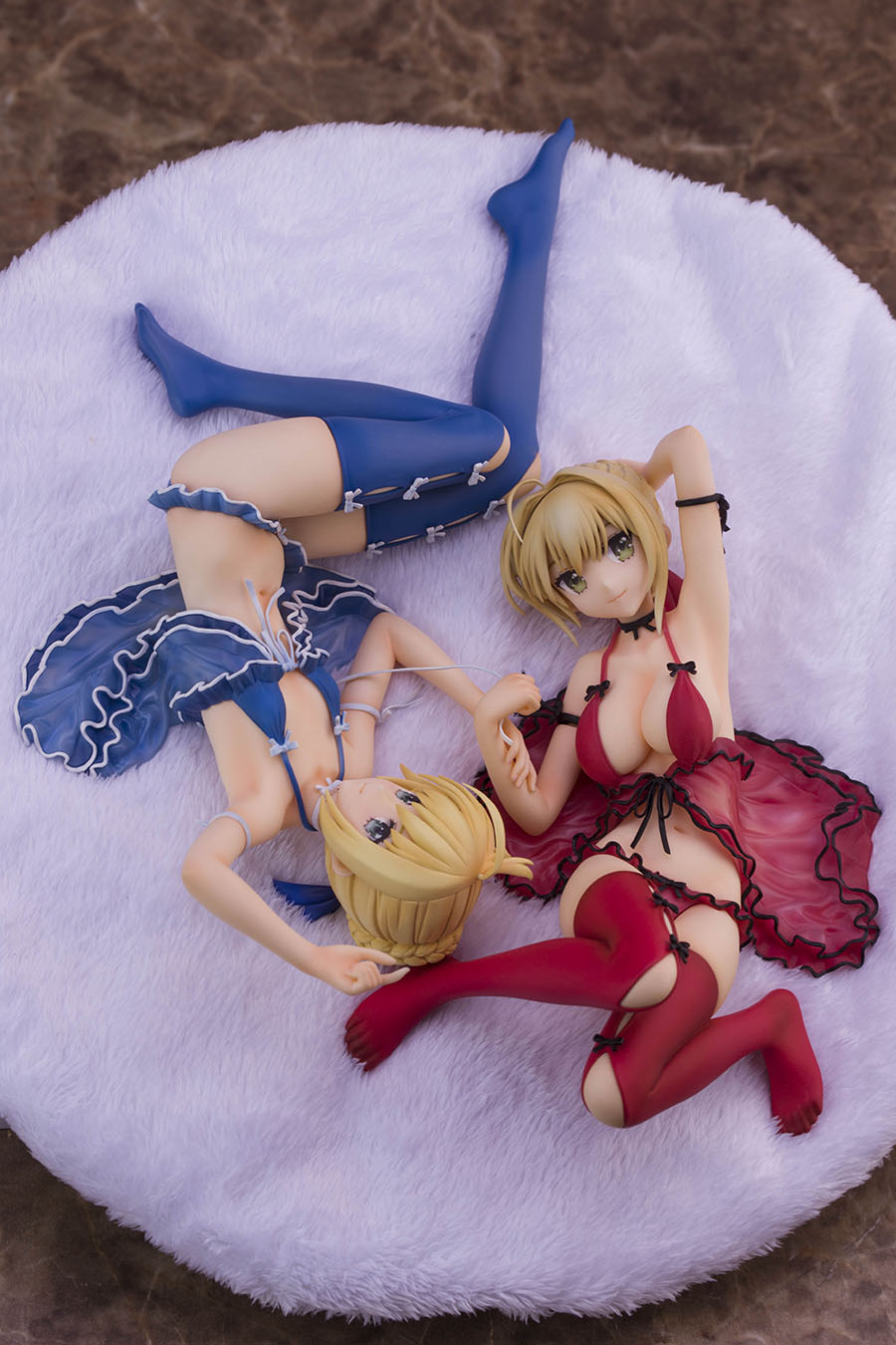 Saber of Red Nero Claudius and Saber of Blue Altria Pendragon