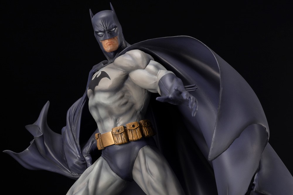 BATMAN HUSH DC COMICS ARTFX STATUE (Renewal Package)