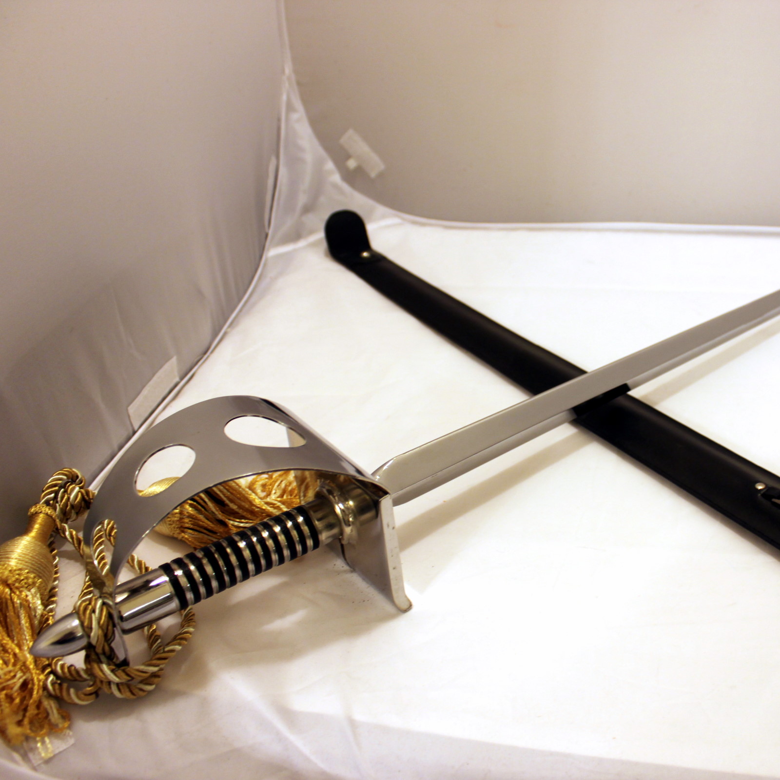 ดาบแทงไพ่ (Card Sword)