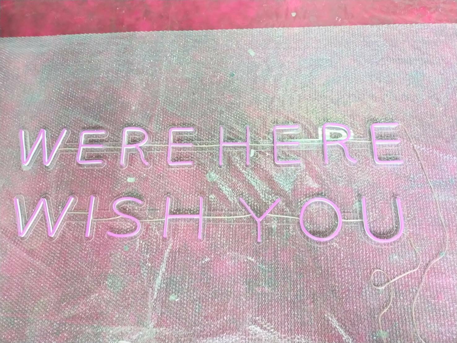 ไฟ LED ดัดสีชมพู ติดอะคริลิคครอบหลัง ไดคัท - WISH YOU WERE HEREArm Miw