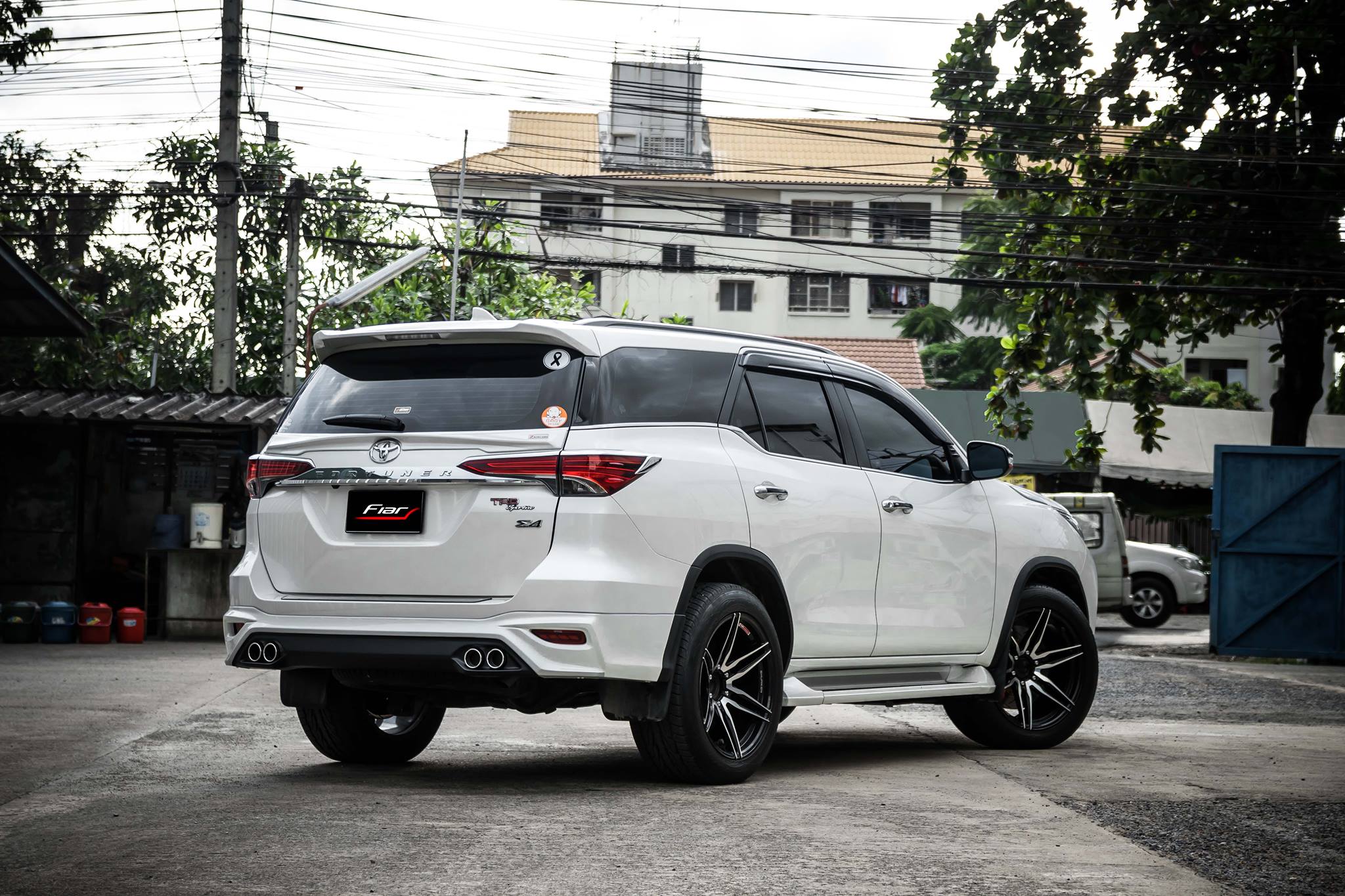 ชุดแต่ง Toyota Fortuner 2015 By Fiar FD-3GS