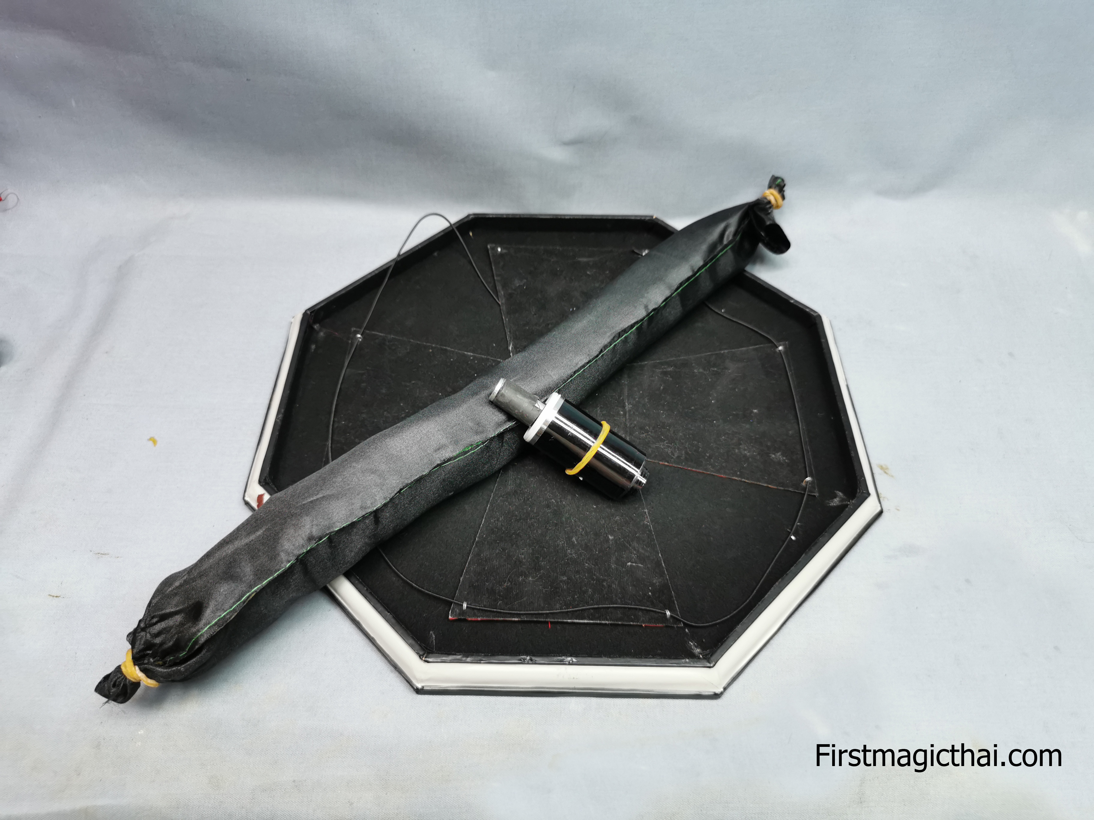 เสกไม้เท้า เป็นกระถางดอกไม้