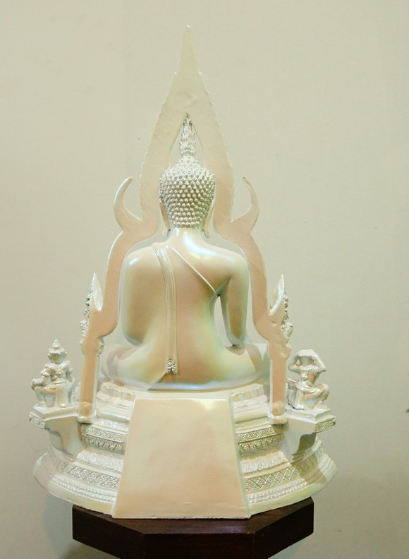 พระพุทธชินราช สีมุก มวลสารผสมเหล็กน้ำพี้ หน้าตัก9นิ้ว