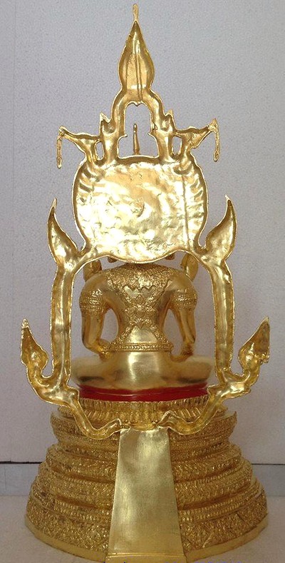 สมเด็จองค์ปฐม ขนาด 9 นิ้ว ปิดทองแท้