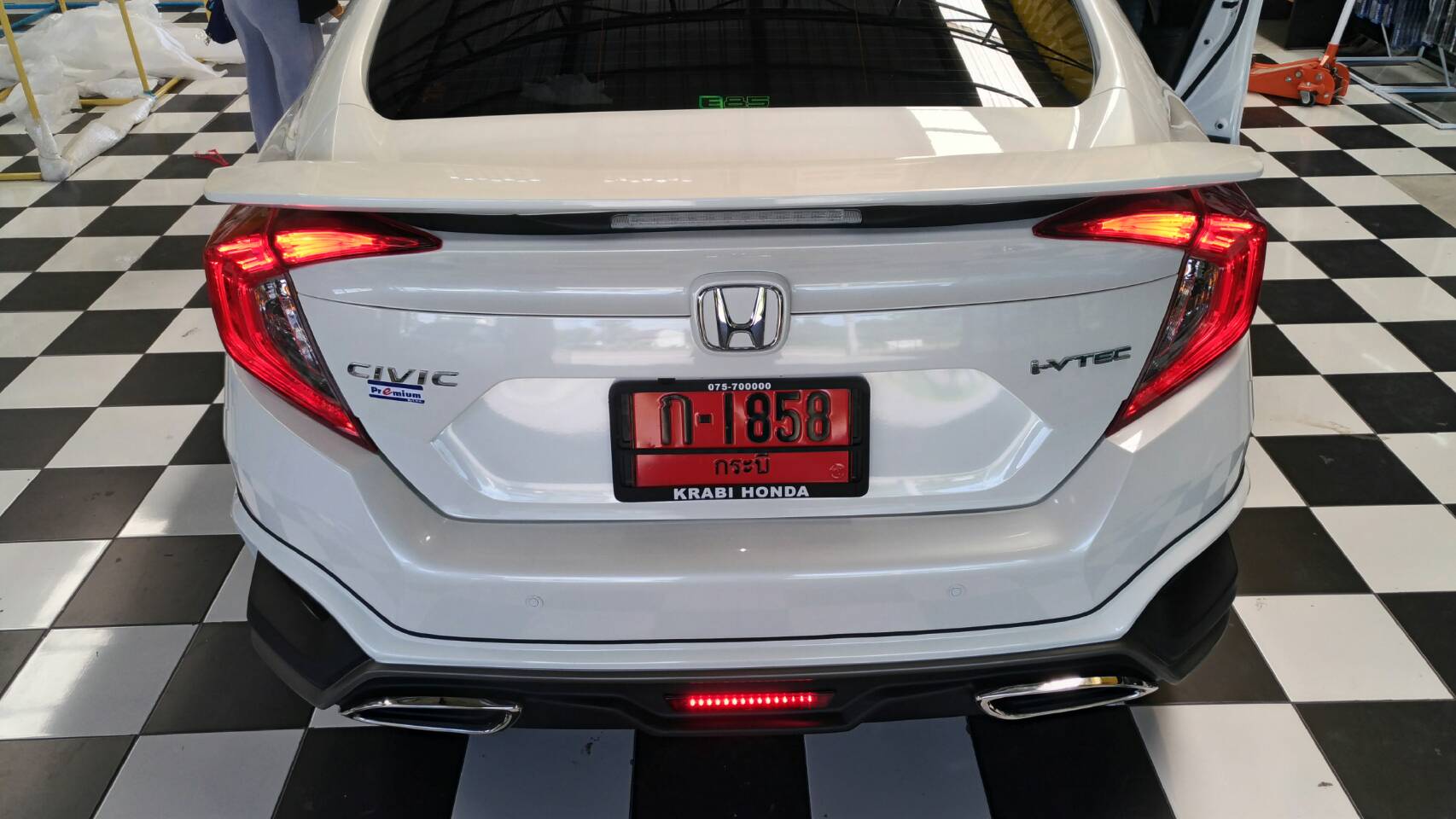 สปอยเลอร์ RS มีไฟ