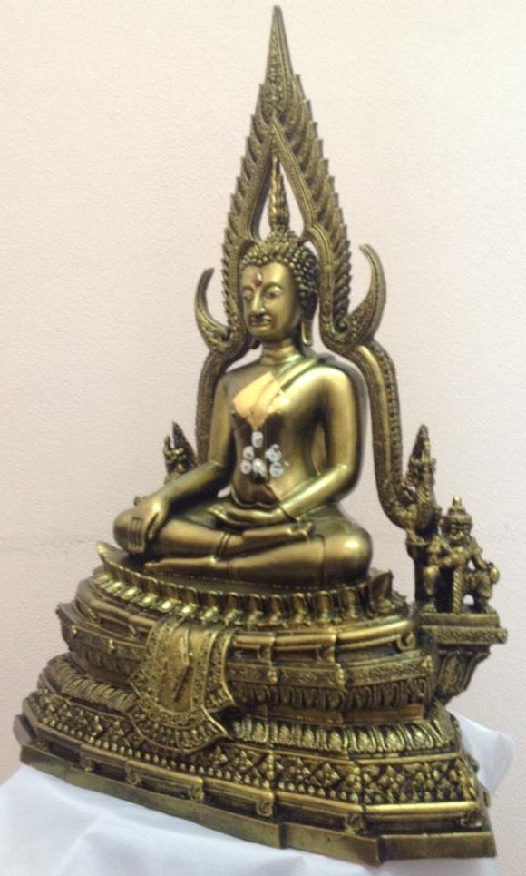 พระพุทธชินราช มวลสารผสมเหล็กน้ำพี้ สีทองเก่า หน้าตัก 9นิ้ว