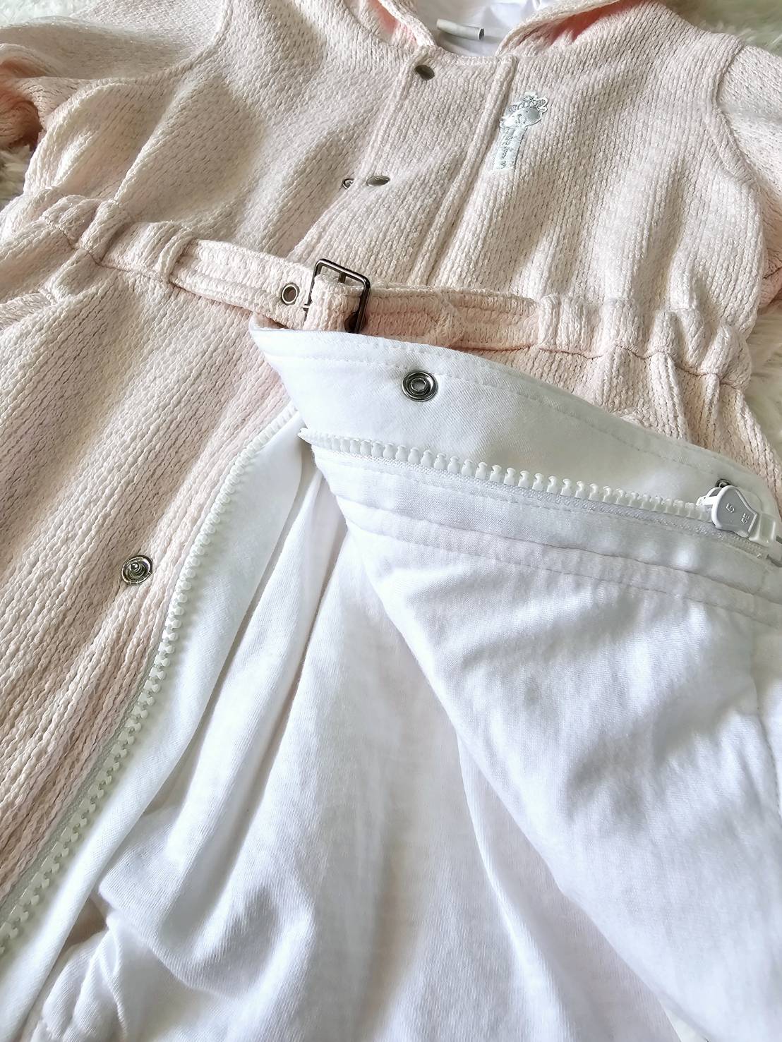 เสื้อคลุม La magie de Pumm ไซส์ 4y by ChaLom มือสอง เหมือนใหม่ ไม่มีตำหนิ ผ่านการซักไม่ผ่านการใช้งาน