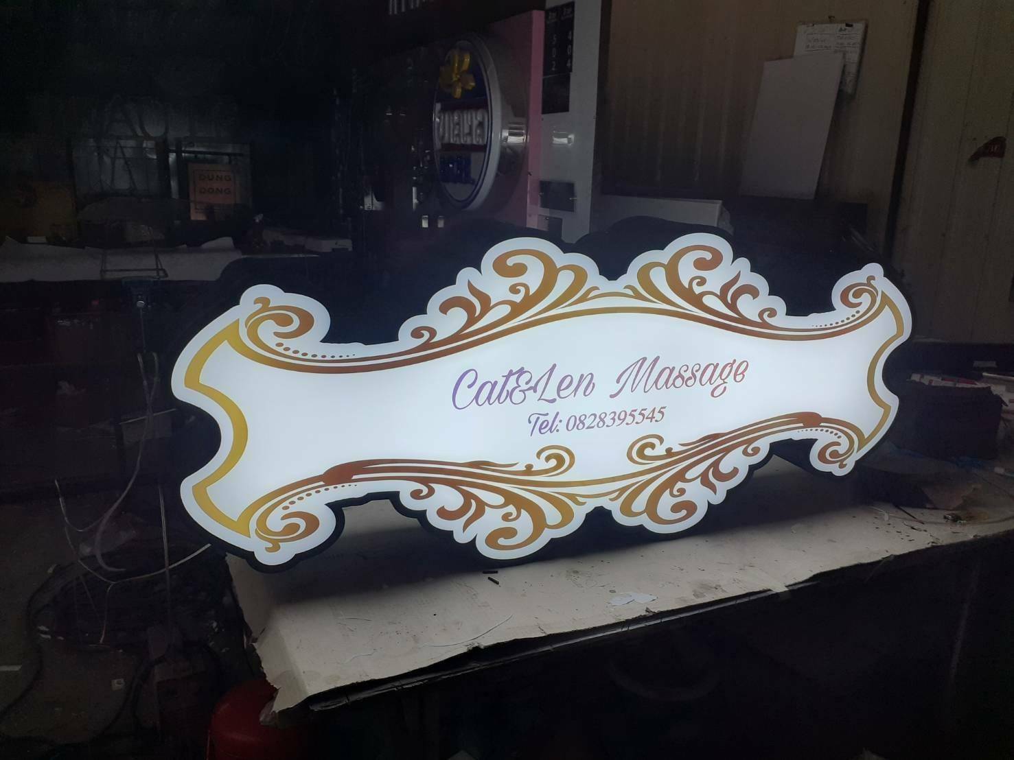 ป้ายกล่องไฟ cat&len massage