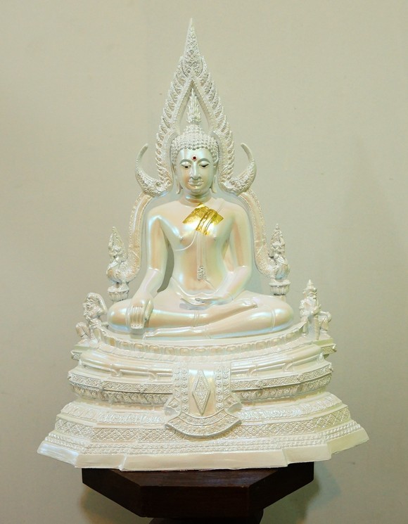 พระพุทธชินราช สีมุก มวลสารผสมเหล็กน้ำพี้ หน้าตัก9นิ้ว