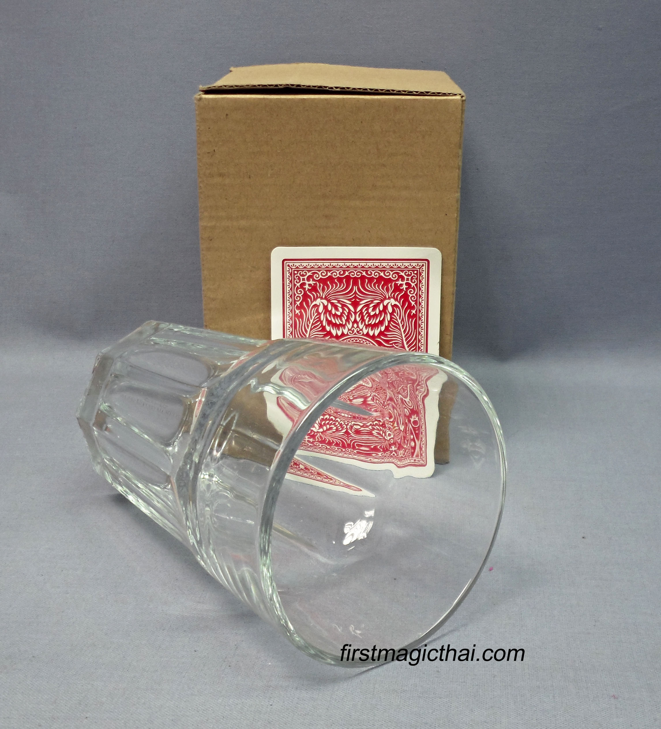 แก้ว ทรงเหลี่ยม ใหญ่ ระเบิด