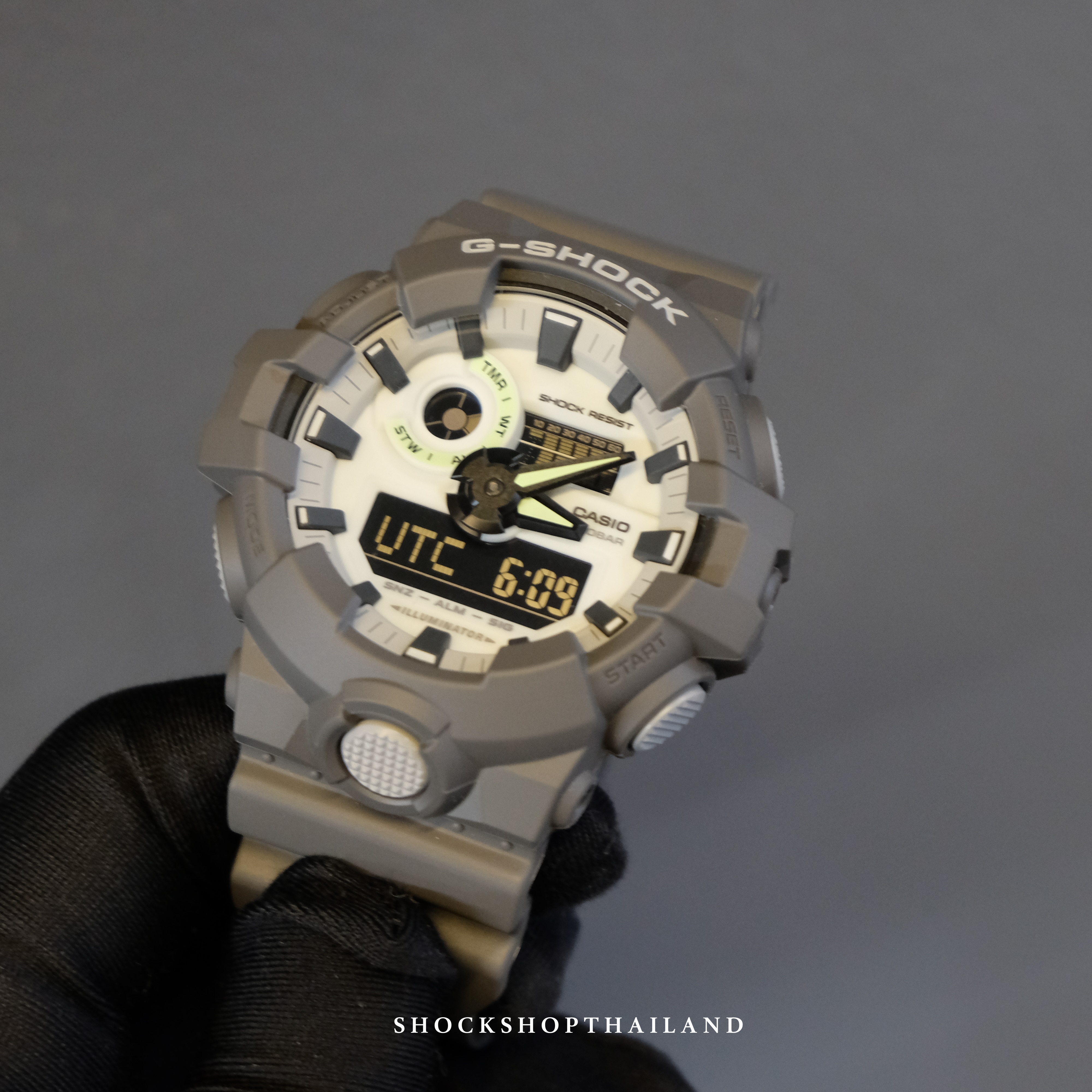 นาฬิกาผู้ชาย CASIO G-SHOCK รุ่น GA-700HD-8A ซีรีส์ GA-700 จีช็อค