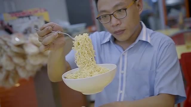 บะหมี่ลอย / SECONDS by Agus Tjiu