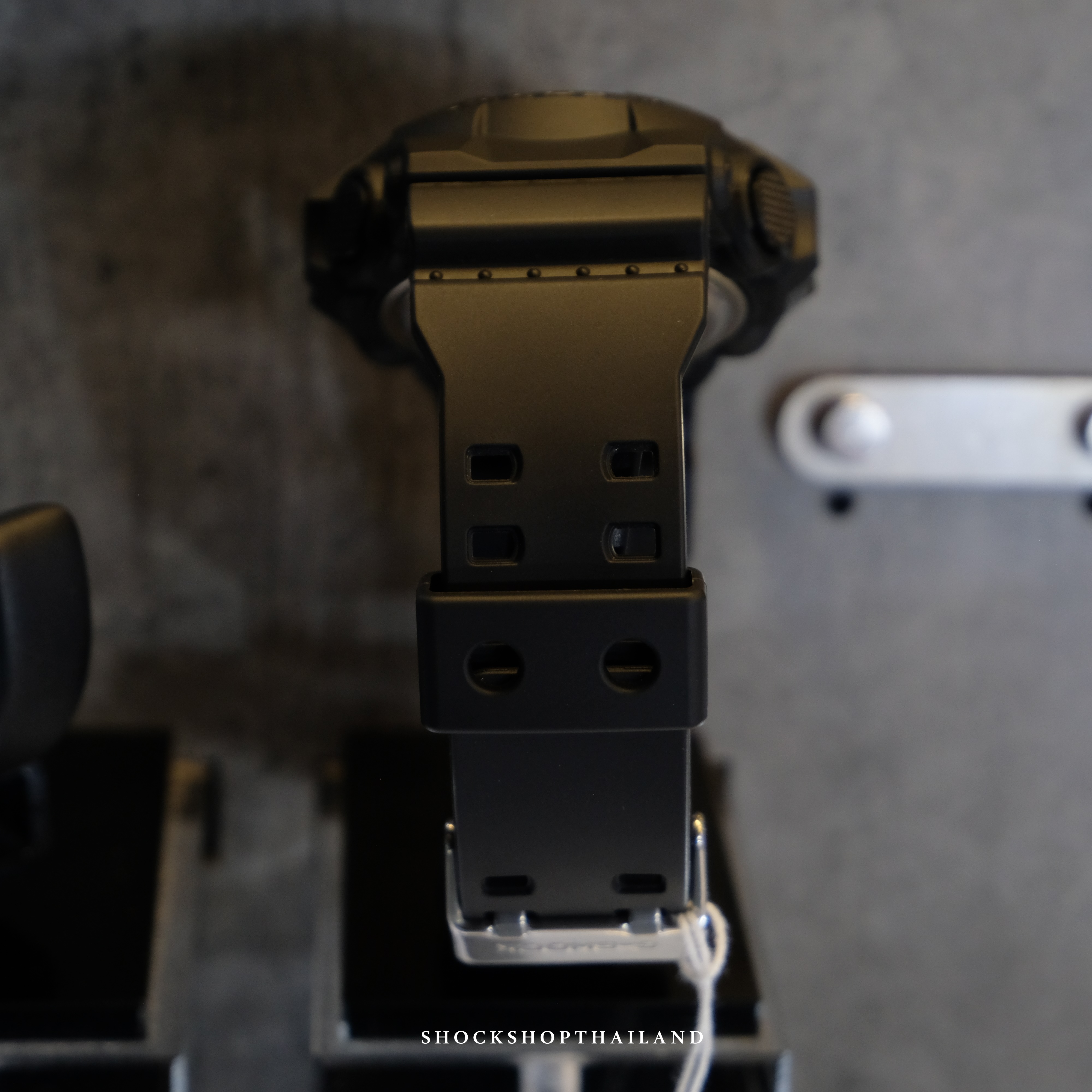 นาฬิกาผู้ชาย G-SHOCK รุ่น GA-700MF-1A ซีรีส์ GA-700 จีช็อค