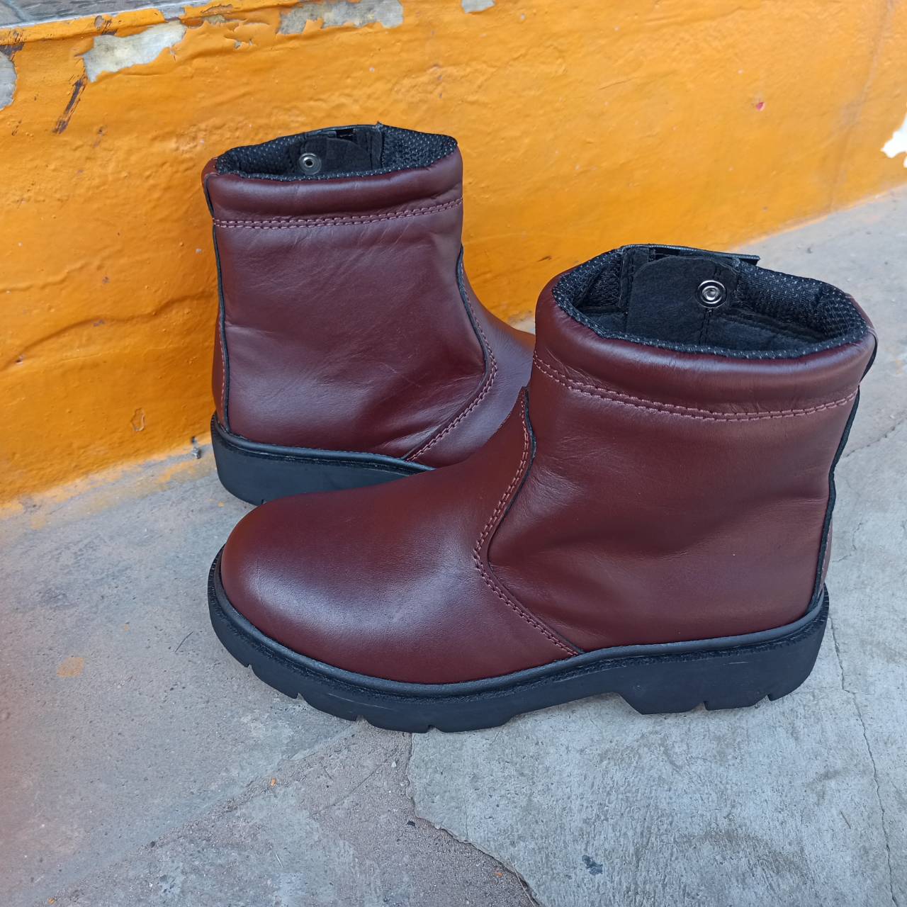 รองเท้าเซฟตี้ หัวเหล็ก หุ้มข้อ ซิปข้าง หนัง สีน้ำตาลsize39-45