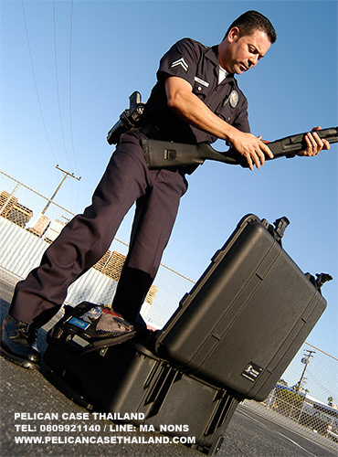 PELICAN 1560 CASE WITH FOAM - DESERT TAN