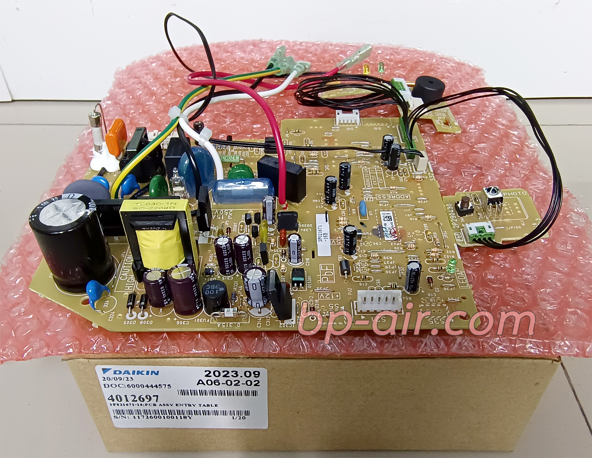 แผงบอร์ดคอยล์เย็น แผงคอนโทรล+ดีสเพลย์+รีซีฟเวอร์ FTE18NV2S