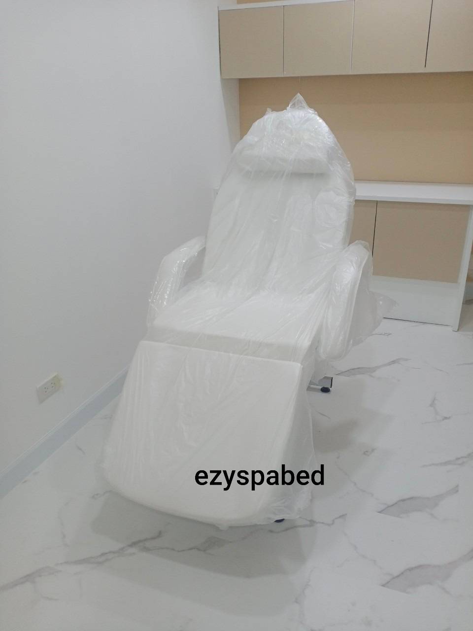 เตียงทรีทเม้นท์ TB8337A รุ่นใหม่ ปรับเอนนอน-นั่ง ด้วย foot control