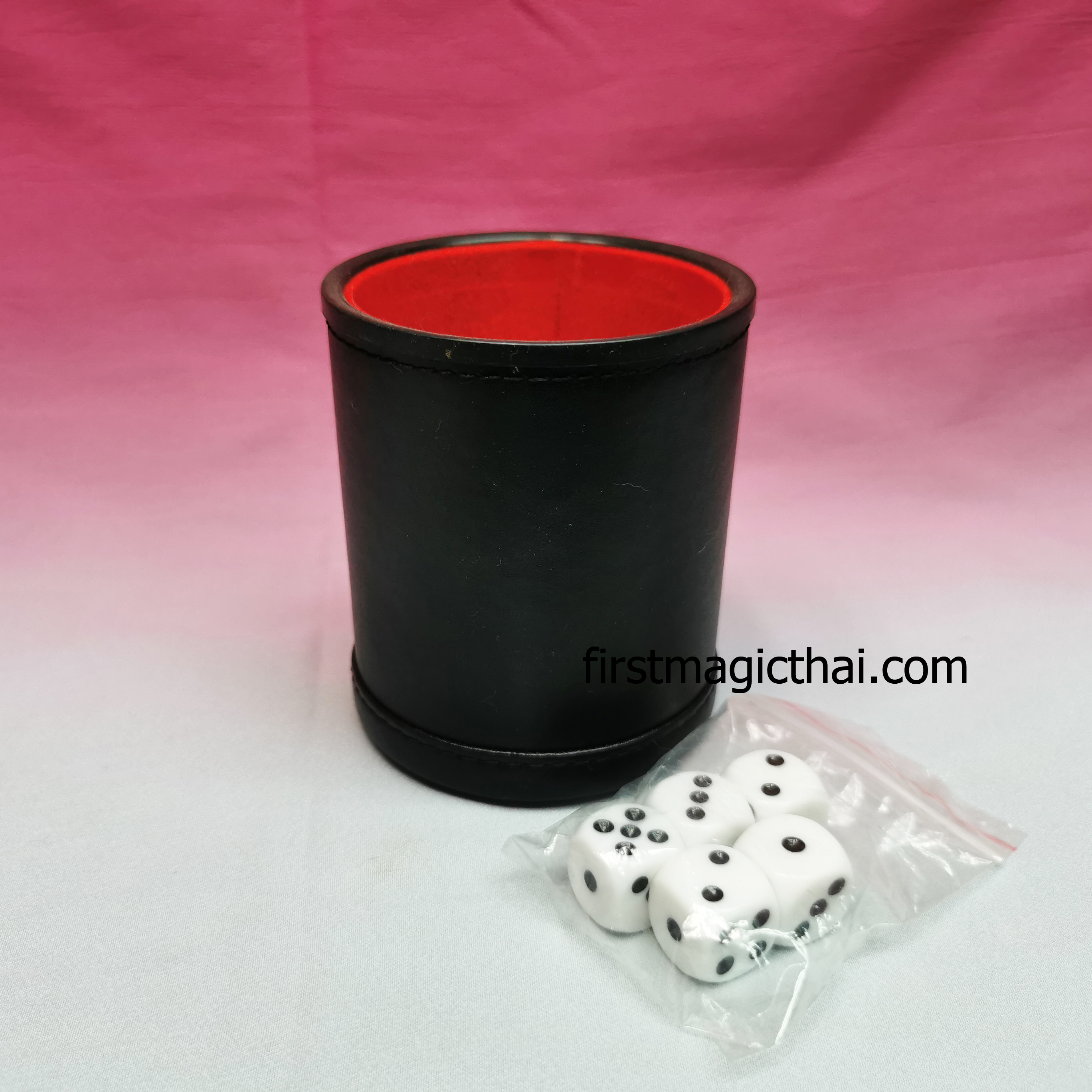 ถ้วยเล่นลูกเต๋า รุ่น กำมะหยี่แดง ทรงกระบอก