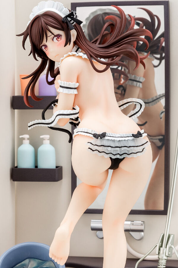 Mizuhara Chizuru Maid Bikini de Cleanup