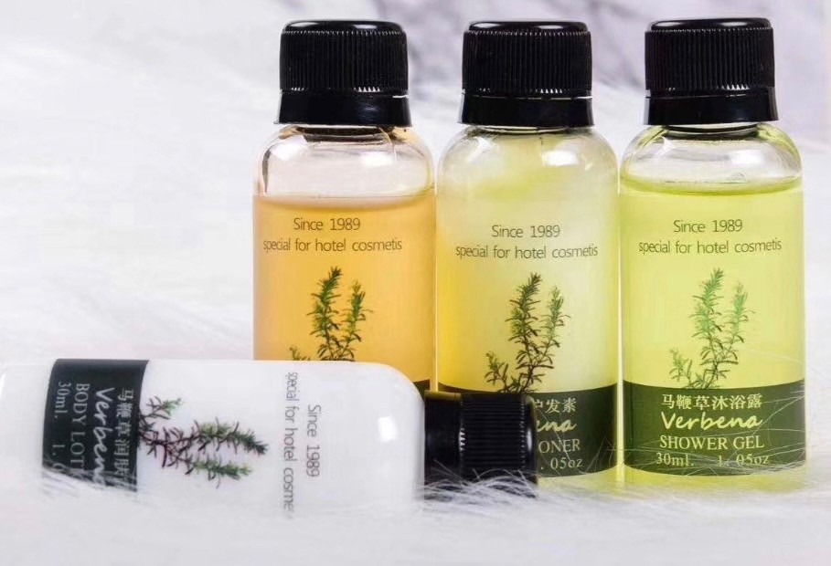 ครีมอาบน้ำ / แชมพูผสมครีมนวดผม ขนาด 30 มล.