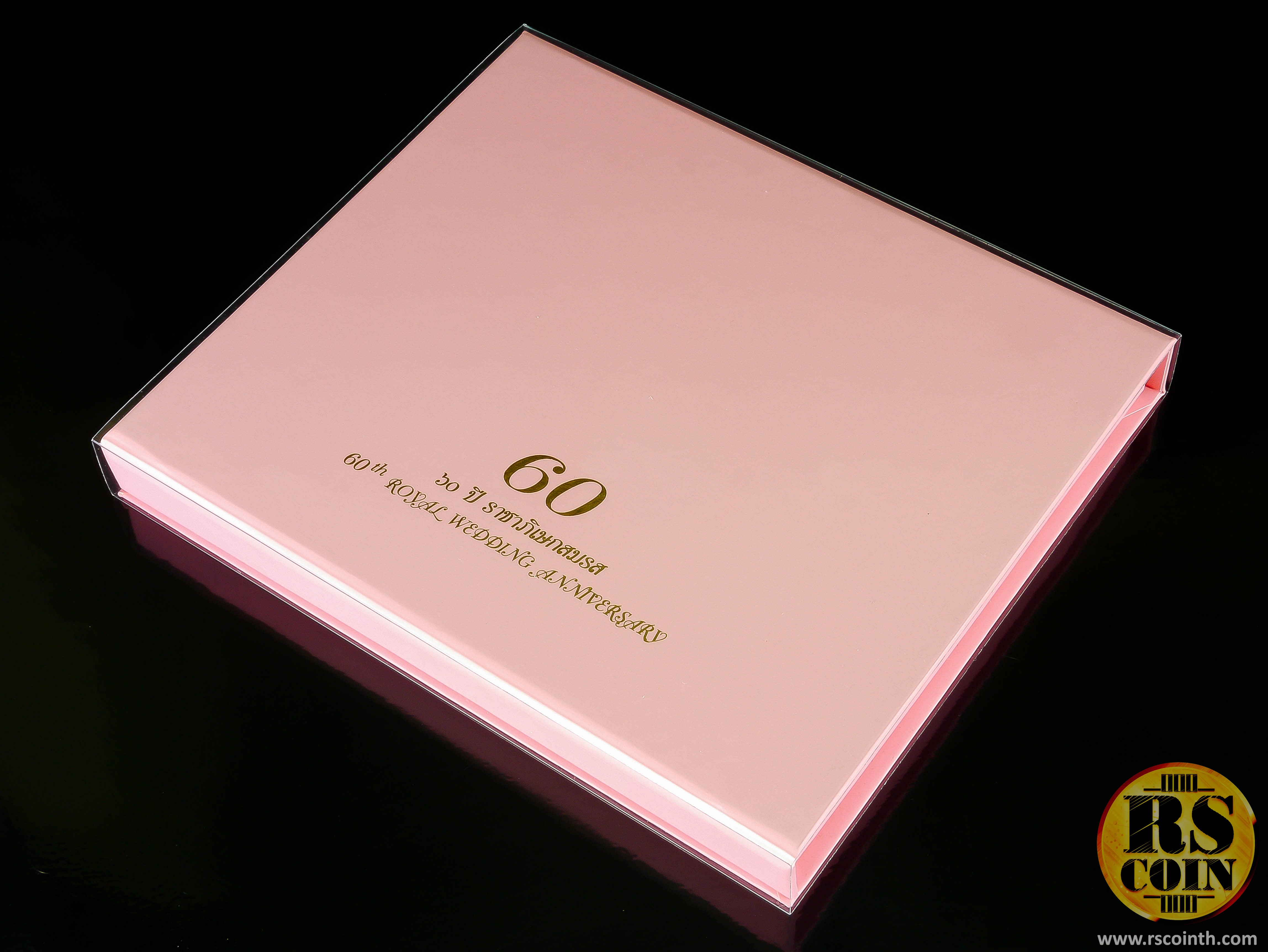 ชุดแสตมป์ 60 ปี ราชาภิเษกสมรสพระบาทสมเด็จพระเจ้าอยู่หัวและสมเด็จพระนางเจ้าสิริกิติ์ พระบรมราชินีนาถ 2553 (ประดับคริสตัลสวารอฟสกี้-พร้อมกล่องสะสม)