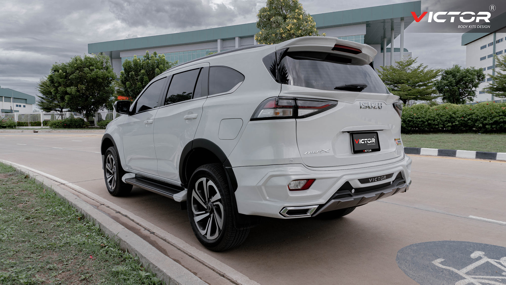 ชุดแต่ง Isuzu Mu-X 2021 By Victor