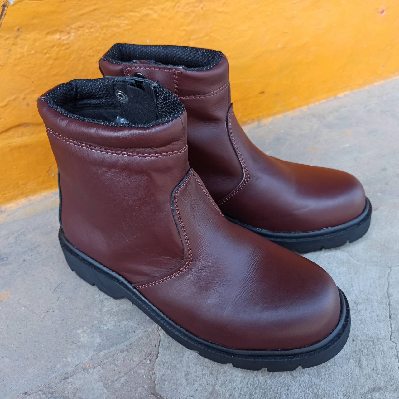 รองเท้าเซฟตี้ หัวเหล็ก หุ้มข้อ ซิปข้าง หนัง สีน้ำตาลsize39-45