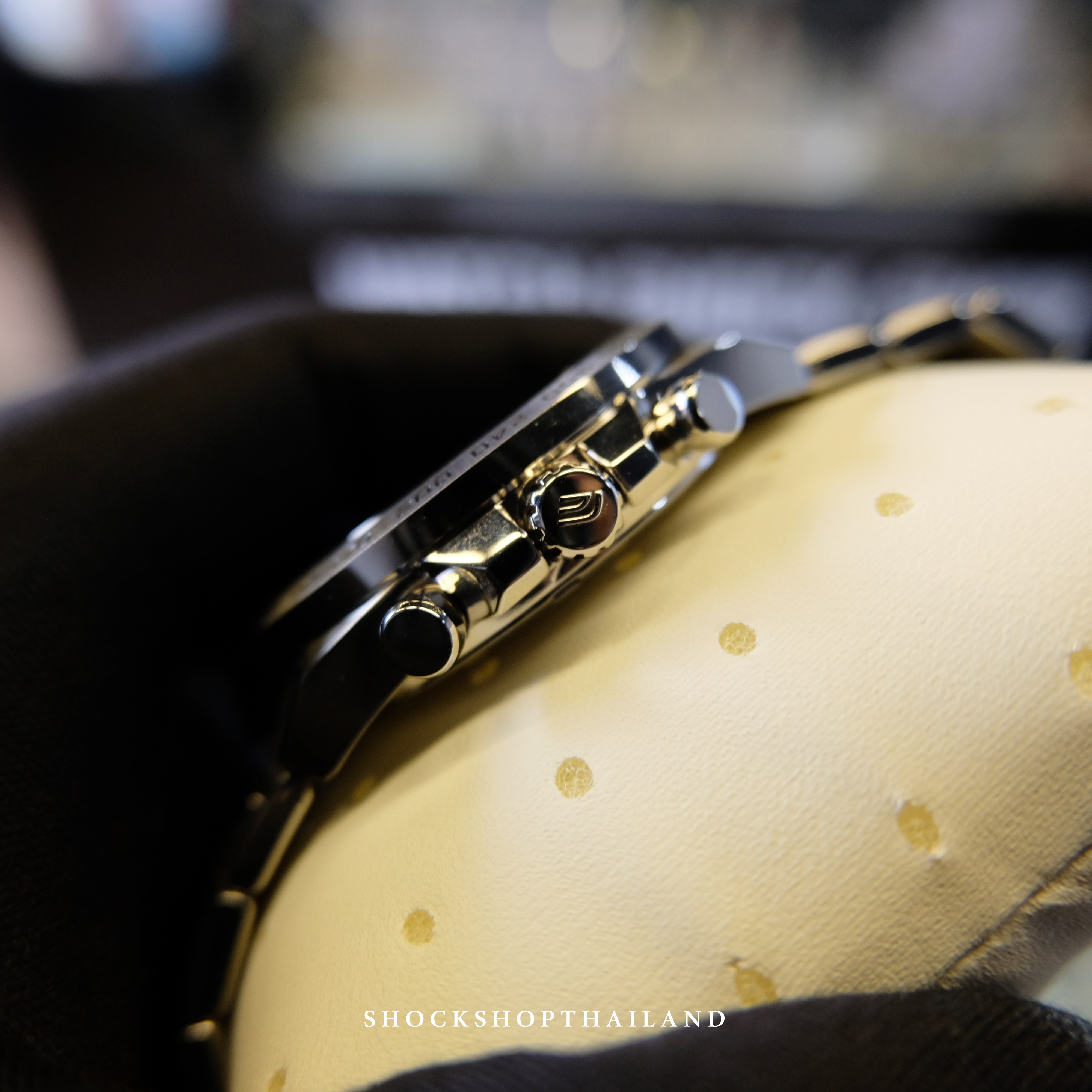 นาฬิกาผู้ชาย Casio Edifice รุ่น EFR-574D-1AV โครโนกราฟมาตรฐาน