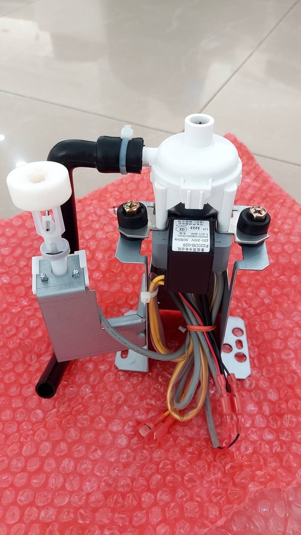 ปั๊มน้ำทิ้งพร้อมลูกลอย แอร์ 4 ทิศทาง LK Series