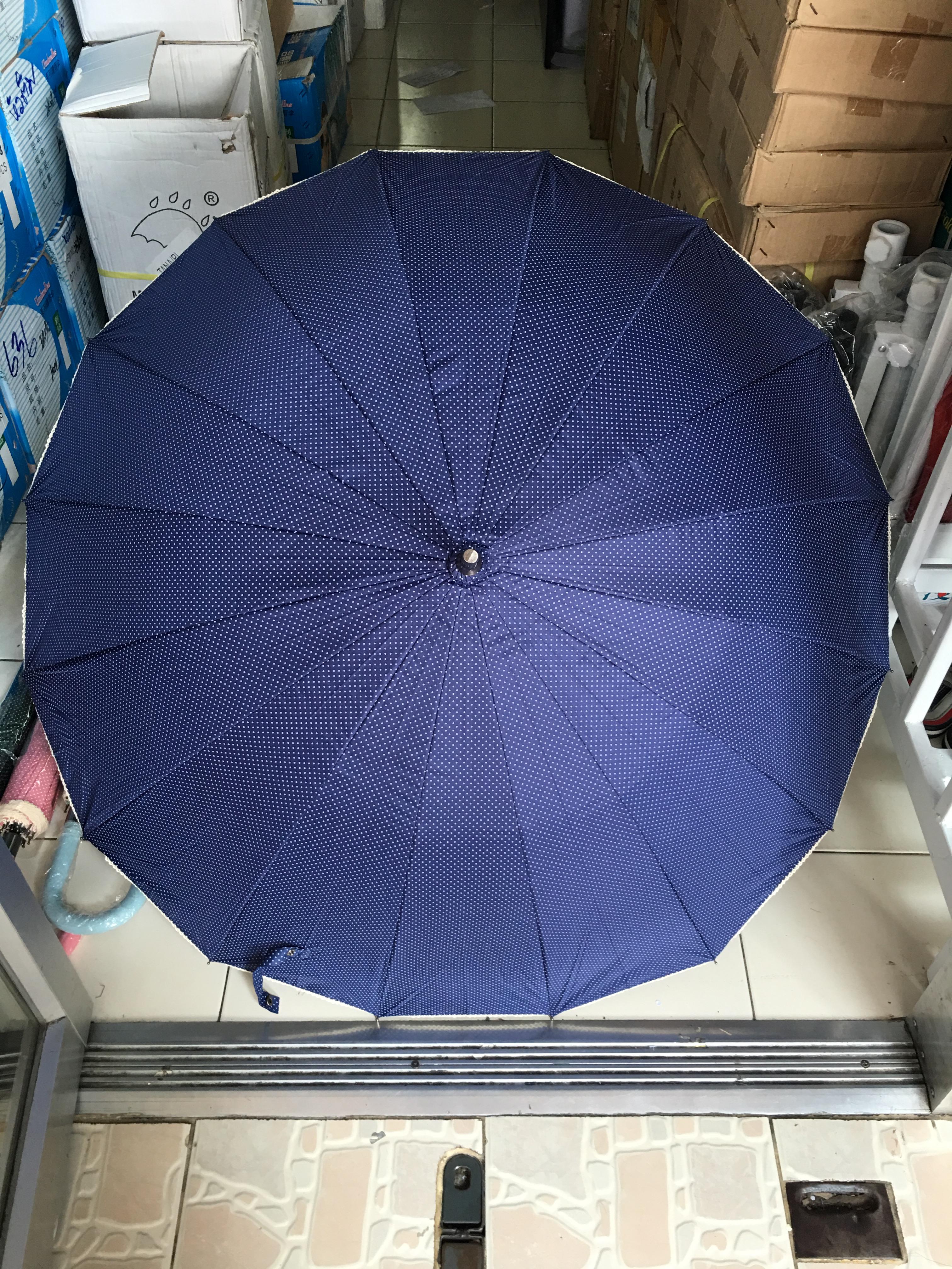 ร่มตอนเดียว23นิ้วลายจุดมีระบายลูกไม้มียูวีสีทอง