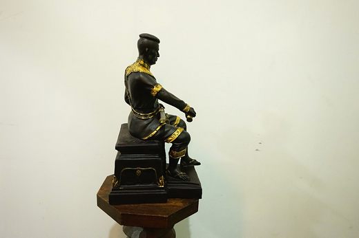 รูปหล่อ สมเด็จพระนเรศวรมหาราช ทรงประกาศอิสรภาพ พิมพ์หลั่งทักศิโณทก (หลั่งน้ำ) สูง41ซ.ม.