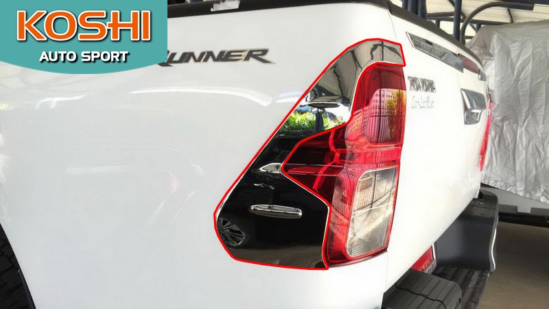 คิ้วไฟท้ายชุบโครเมี่ยม Toyota Revo ยี่ห้อ AOS