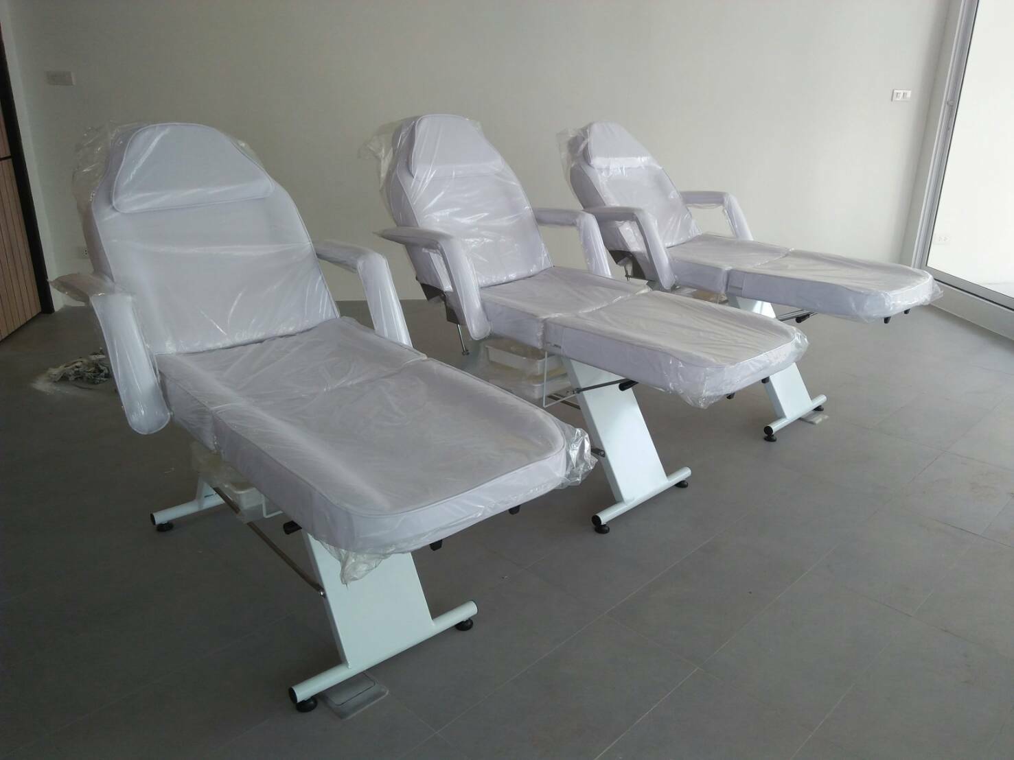 เตียงทำทรีทเม้นท์ เตียงสักคิ้ว รุ่น 626 ราคาพิเศษ สำหรับ 3 ตัวขึ้นไป (เฉลี่ยเหลือตัวละ 8000 บาท)