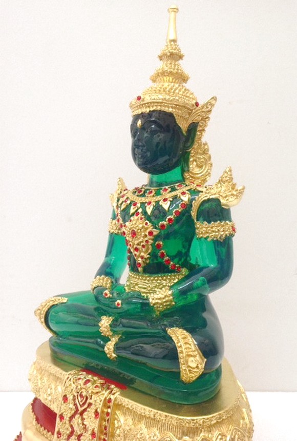 พระแก้วมรกต 9 นิ้ว ชุดฤดูร้อน ปิดทองแท้