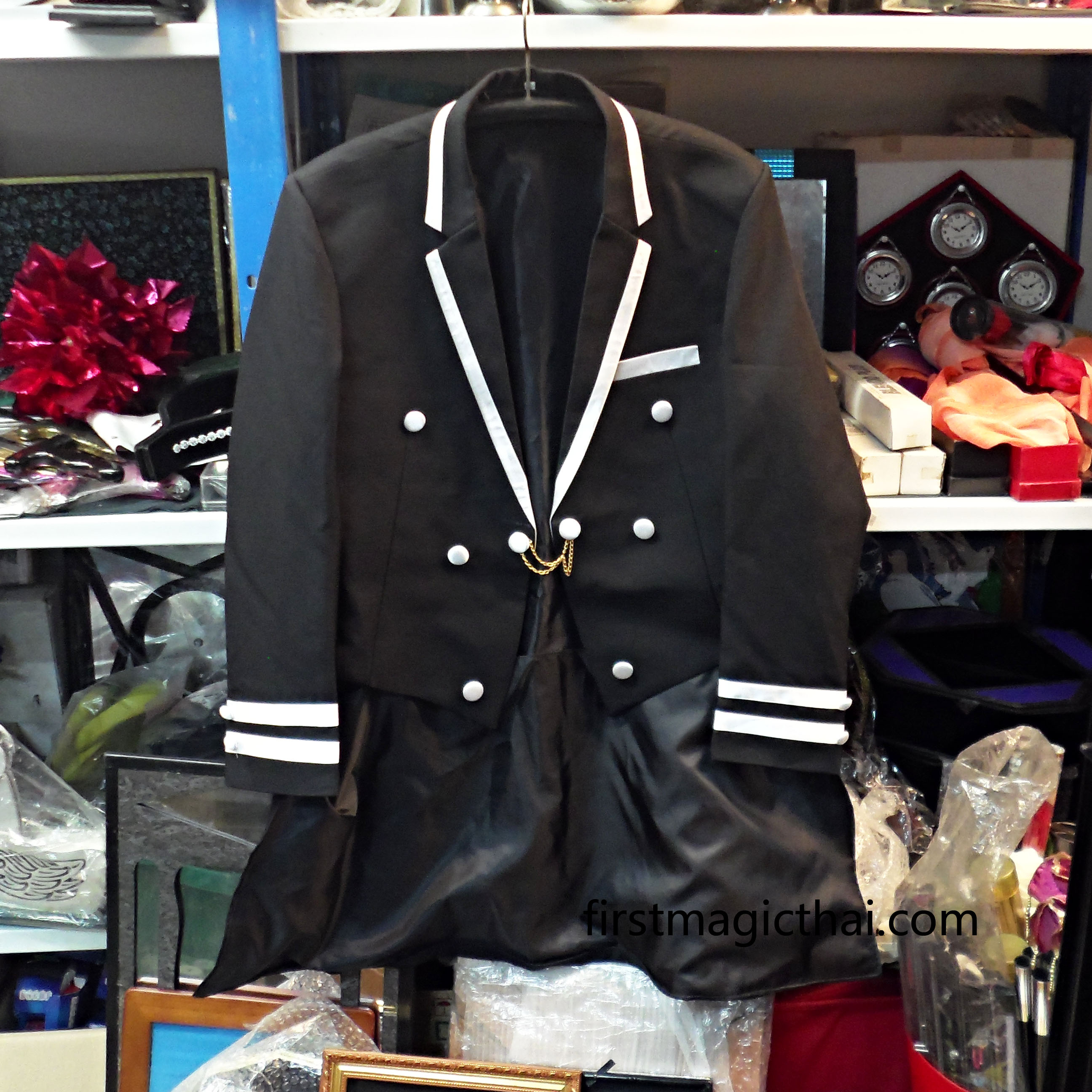 เสื้อสูท เสกนก คอกุ้นสีขาว ไซซ์ M-L