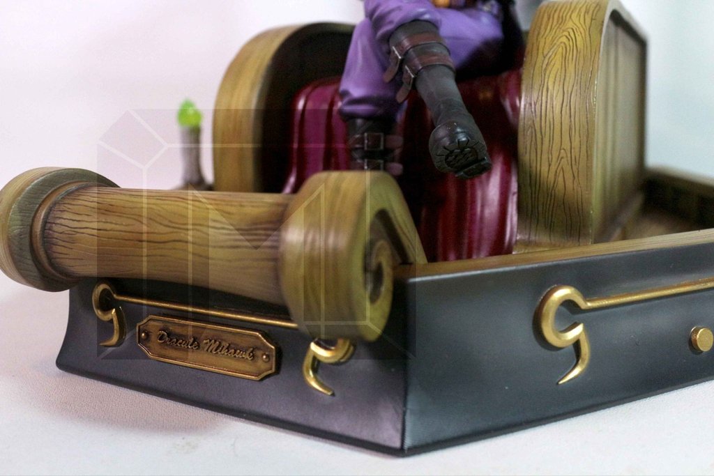 Dracule Mihawk Resin Statue