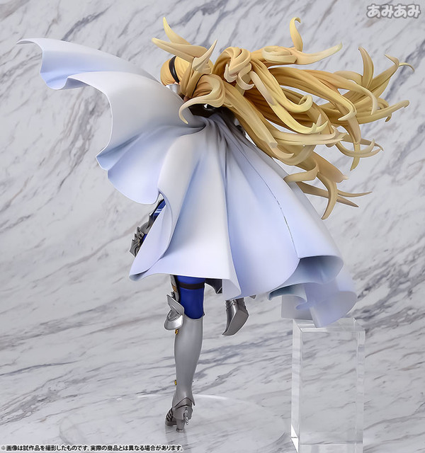 Celia Cumani Aintree 1/7 Vertex