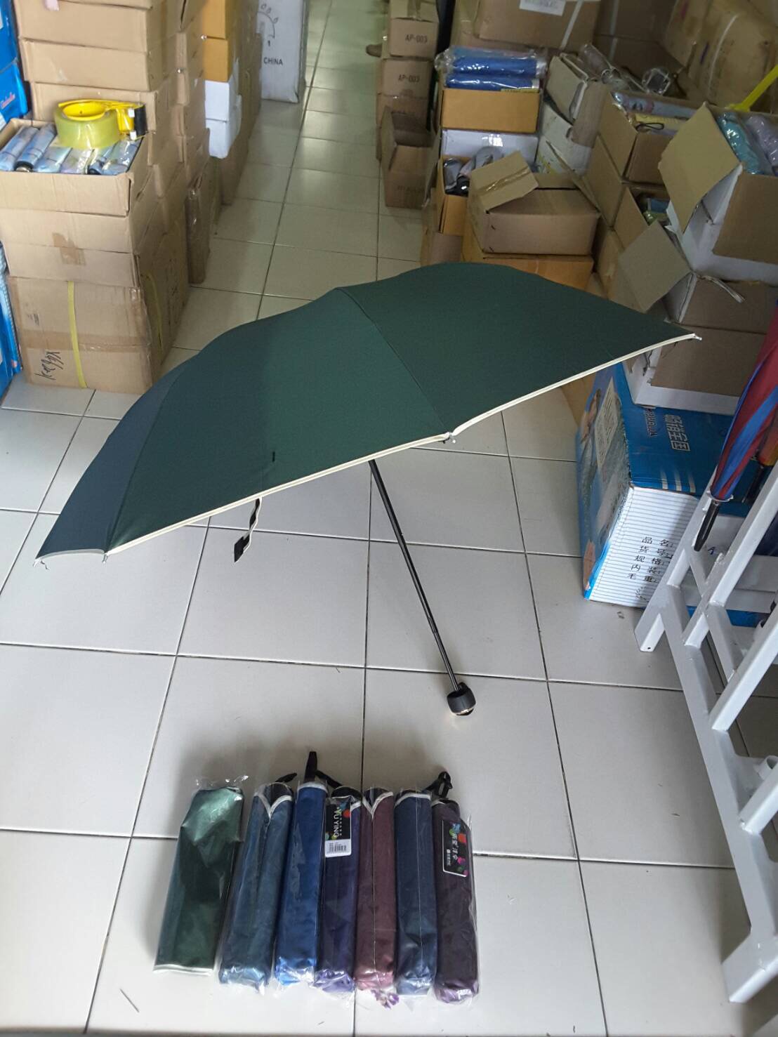 ร่มพับ3ตอนสีพื้นยูวีนอก