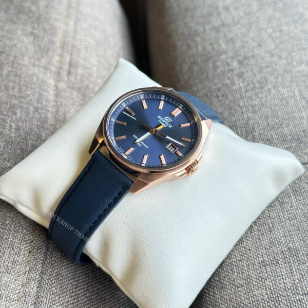 นาฬิกาผู้ชาย Casio EDIFICE รุ่น EFV-150CL-2AV คาสิโอ