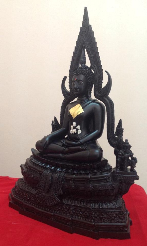 พระพุทธชินราช มวลสารผสมเหล็กน้ำพี้ สีดำ 9นิ้ว